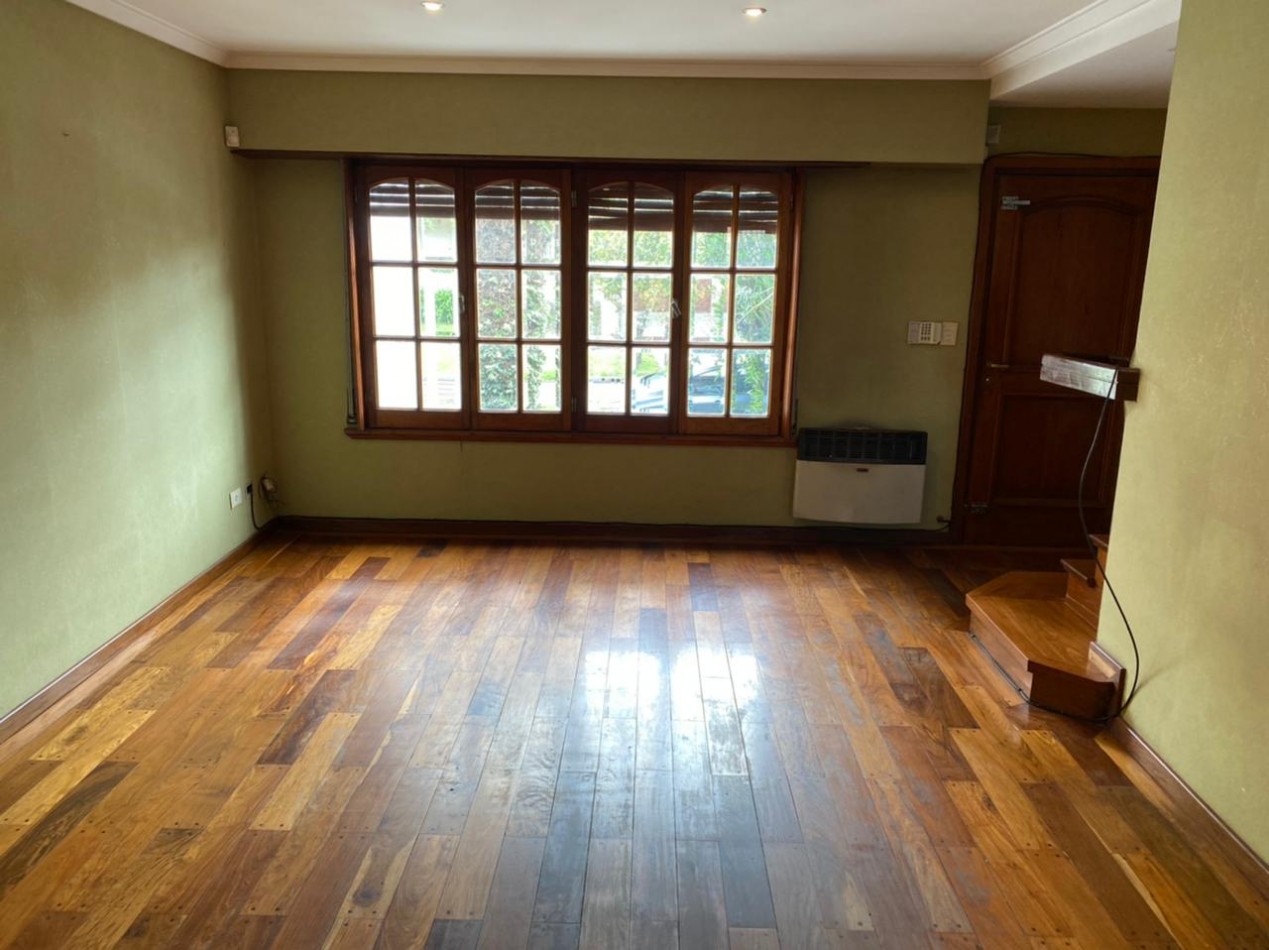 Venta- Duplex tres ambientes con jardin.