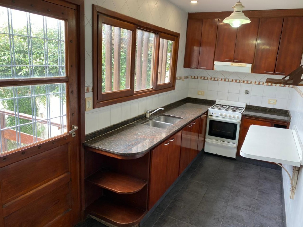 Venta- Duplex tres ambientes con jardin.