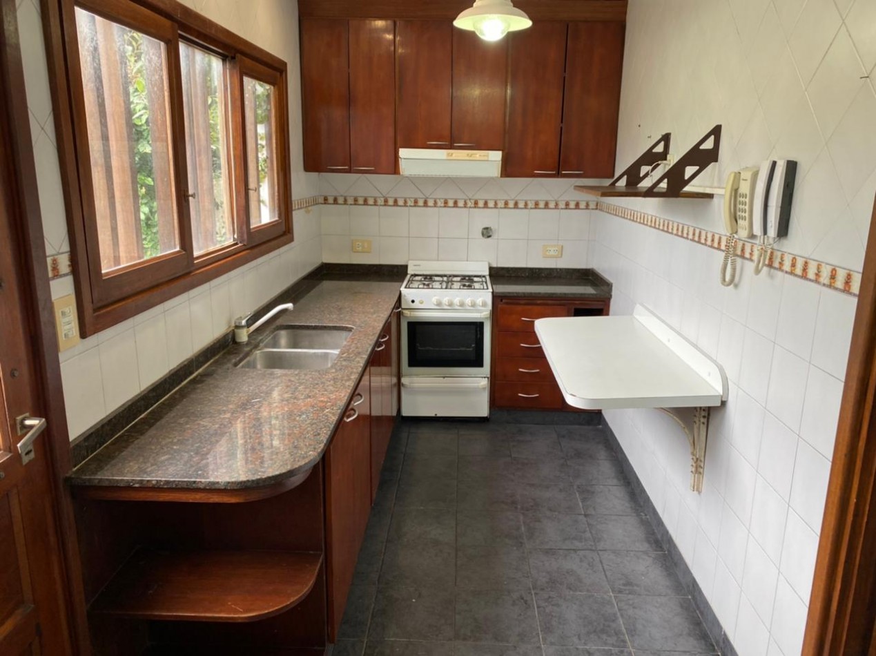 Venta- Duplex tres ambientes con jardin.