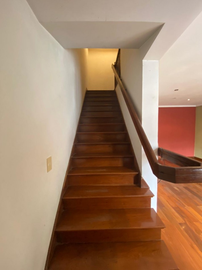 Venta- Duplex tres ambientes con jardin.