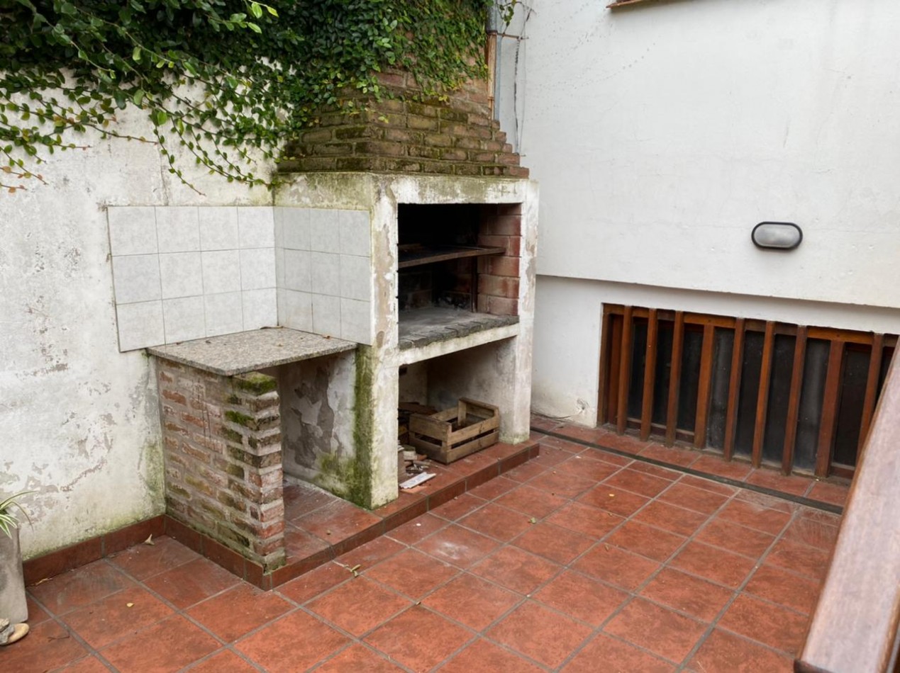 Venta- Duplex tres ambientes con jardin.