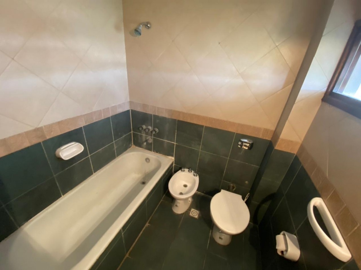 Venta- Duplex tres ambientes con jardin.