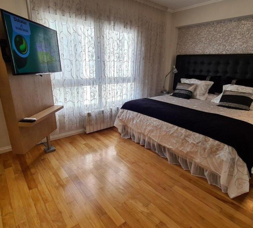 Venta- Piso cuatro ambientes en edificio Magna. 