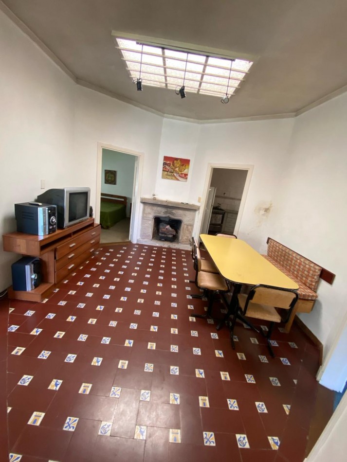 Venta- Casa cuatro ambientes a 100 mts. de la costa.