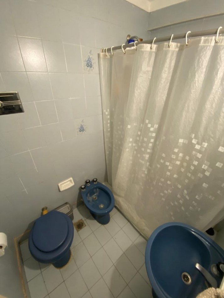 Venta- Departamento dos ambientes a la calle.
