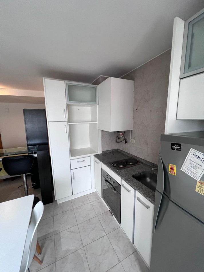 Venta - Departamento un ambiente a la calle super luminoso.