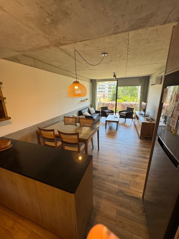 ALQUILER 12 MESES - Depto. 3 ambientes en Zona Guemes con cochera