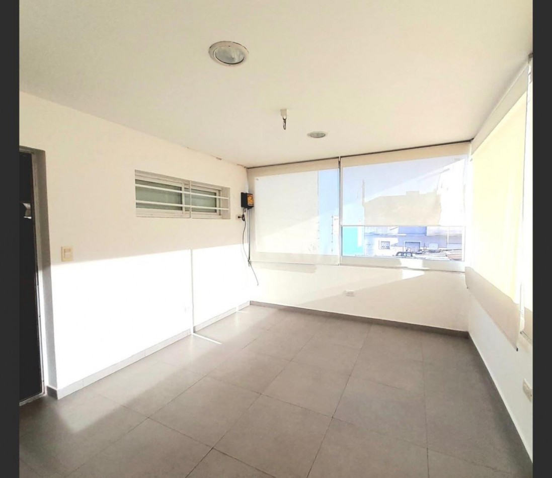 VENTA - Casa de 5 ambientes en Zona Chauvin