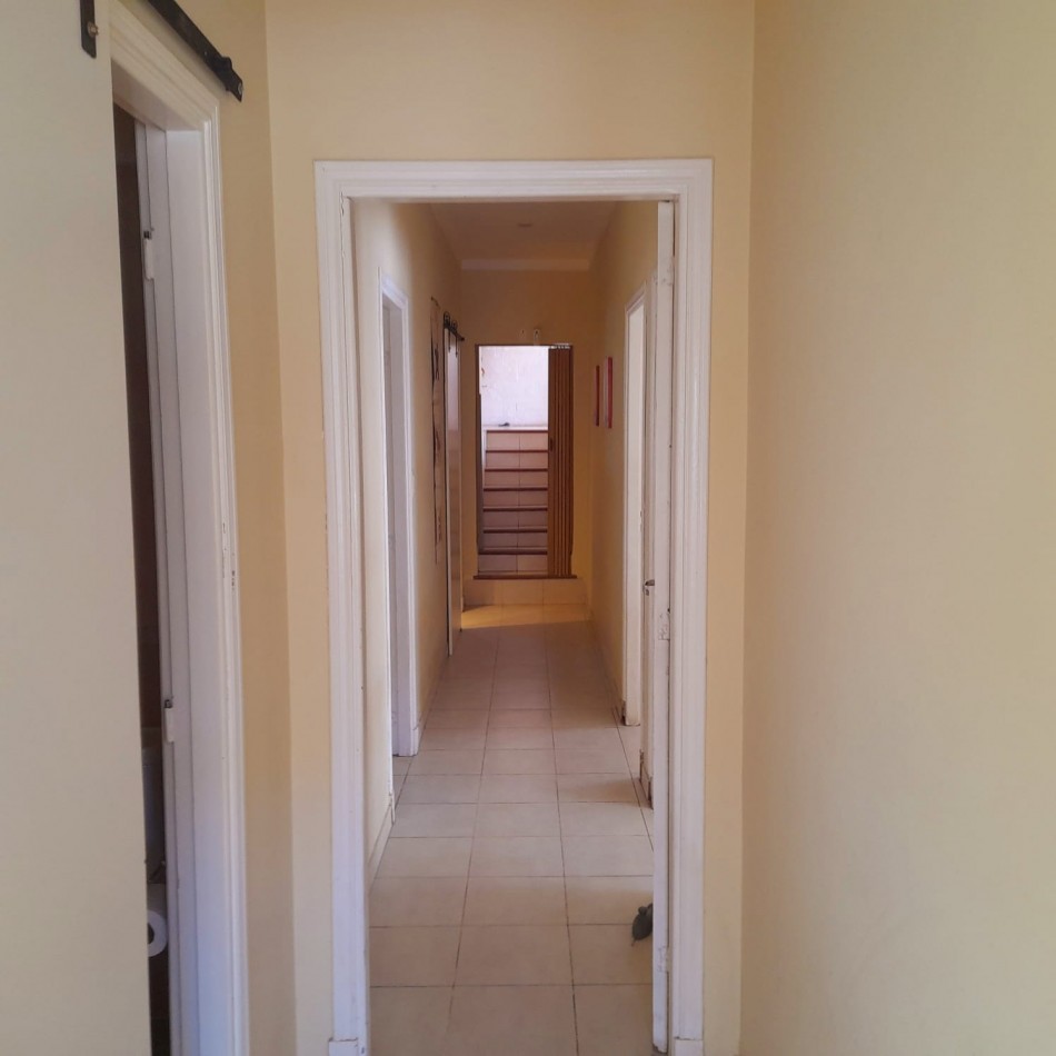 VENTA - Casa de 5 ambientes en Los Troncos. 