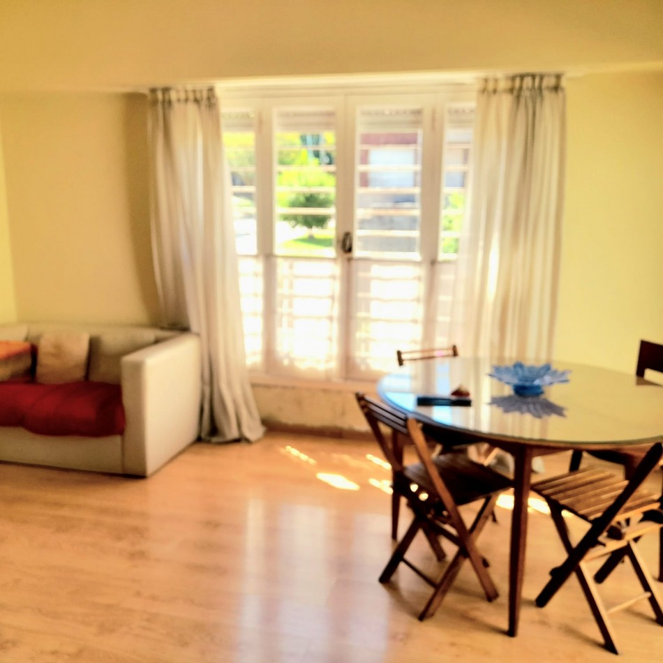 VENTA - Casa de 5 ambientes en Los Troncos. 