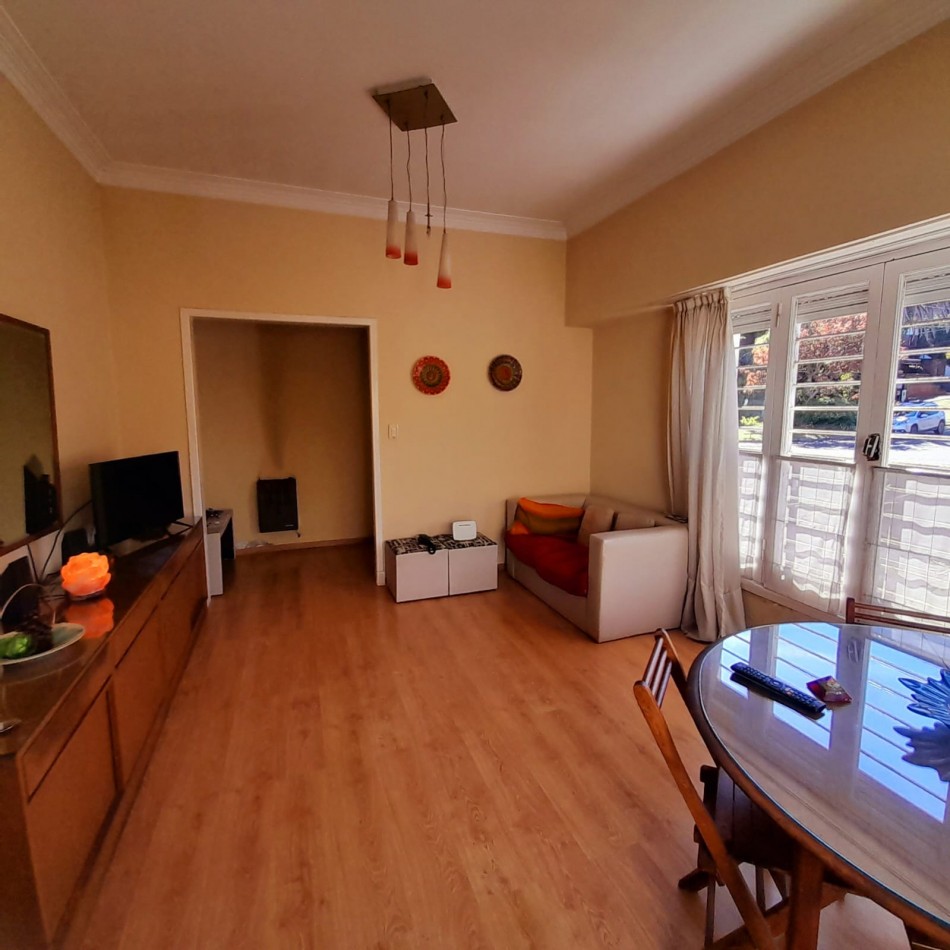 VENTA - Casa de 5 ambientes en Los Troncos. 