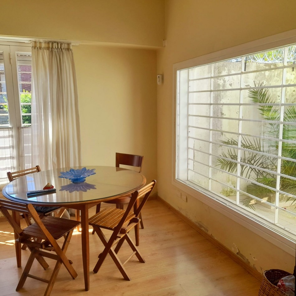 VENTA - Casa de 5 ambientes en Los Troncos. 