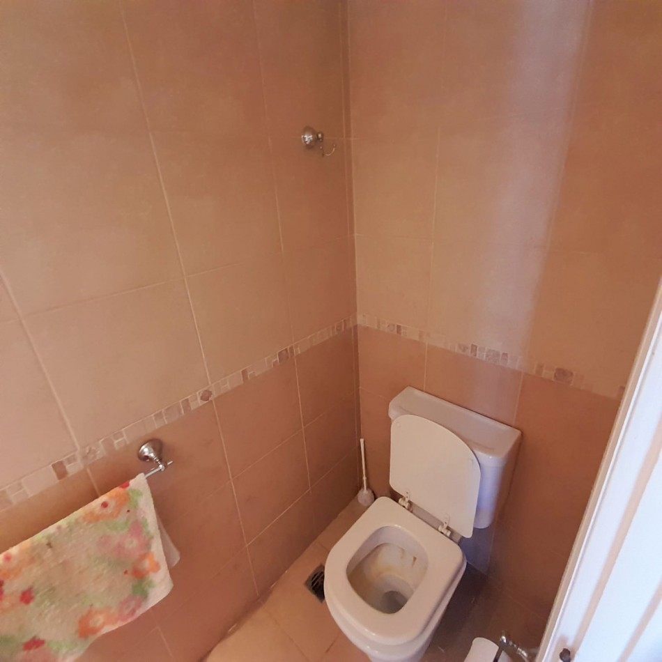 VENTA - Casa de 5 ambientes en Los Troncos. 