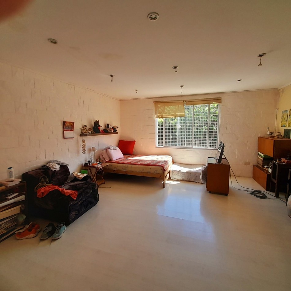 VENTA - Casa de 5 ambientes en Los Troncos. 