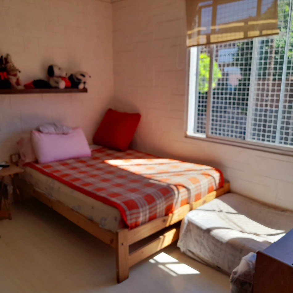 VENTA - Casa de 5 ambientes en Los Troncos. 