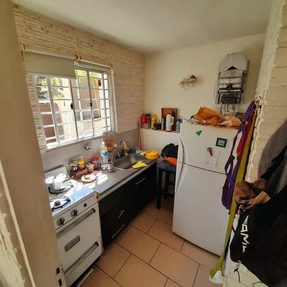 VENTA - Casa de 5 ambientes en Los Troncos. 