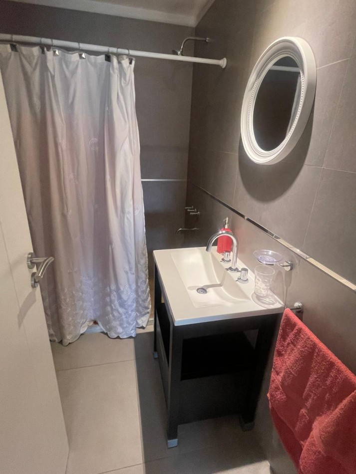 VENTA - Departamento de 3 ambientes con cochera en zona Guemes