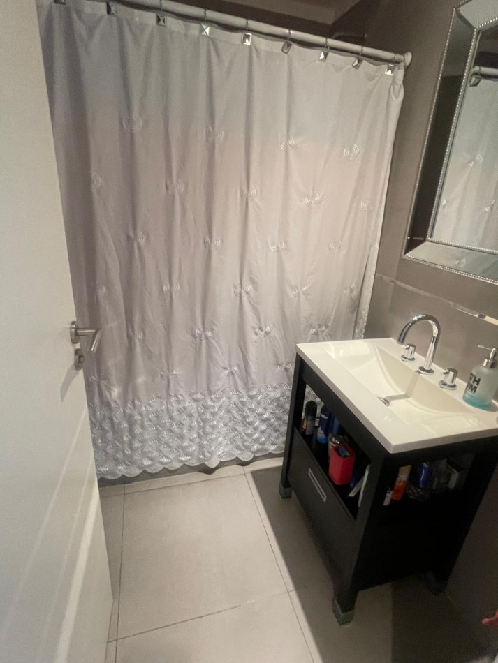 VENTA - Departamento de 3 ambientes con cochera en zona Guemes