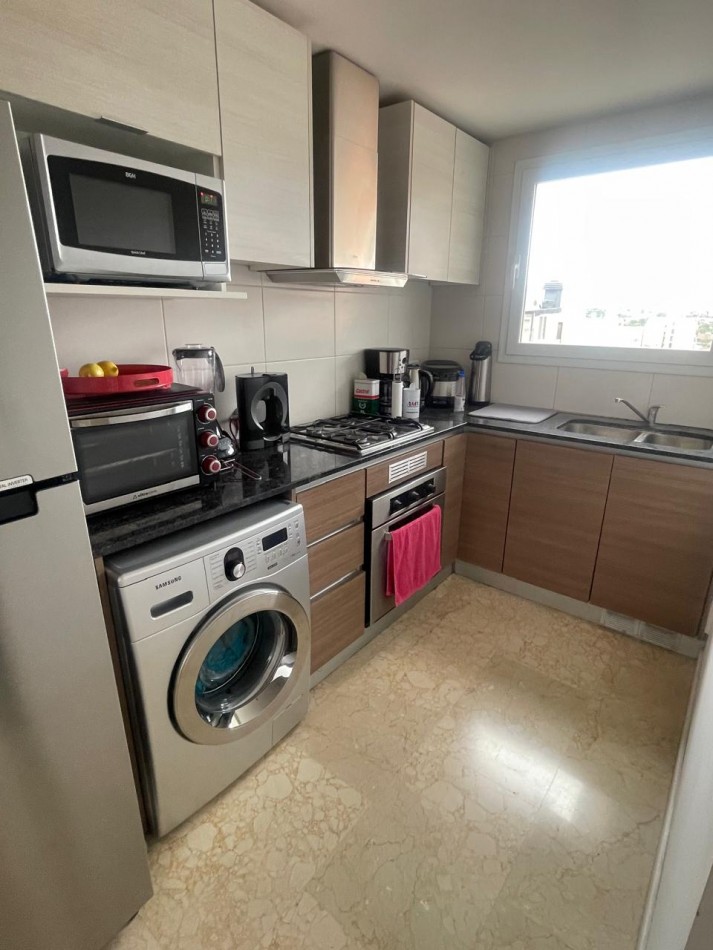 VENTA - Departamento de 3 ambientes con cochera en zona Guemes