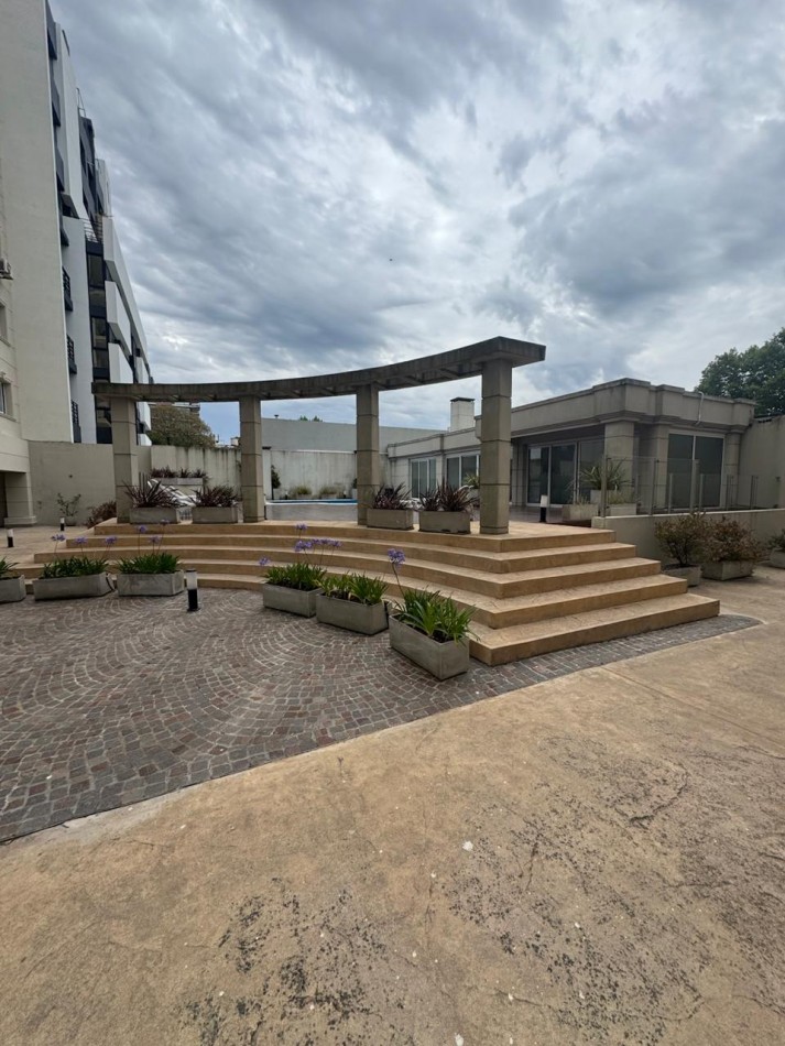 VENTA - Departamento de 3 ambientes con cochera en zona Guemes