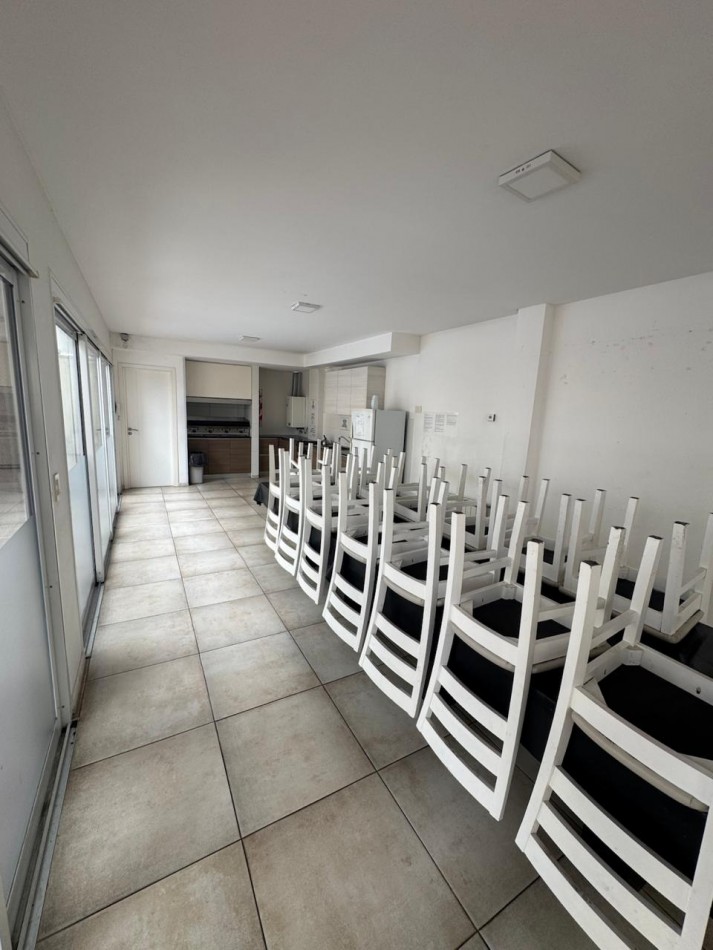 VENTA - Departamento de 3 ambientes con cochera en zona Guemes