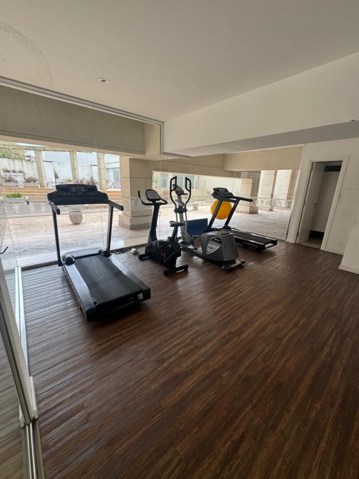 VENTA - Departamento de 3 ambientes con cochera en zona Guemes