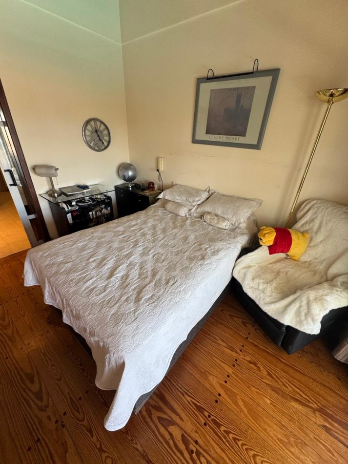 Venta - Chalet en los Troncos con amplio parque, piscina y garage