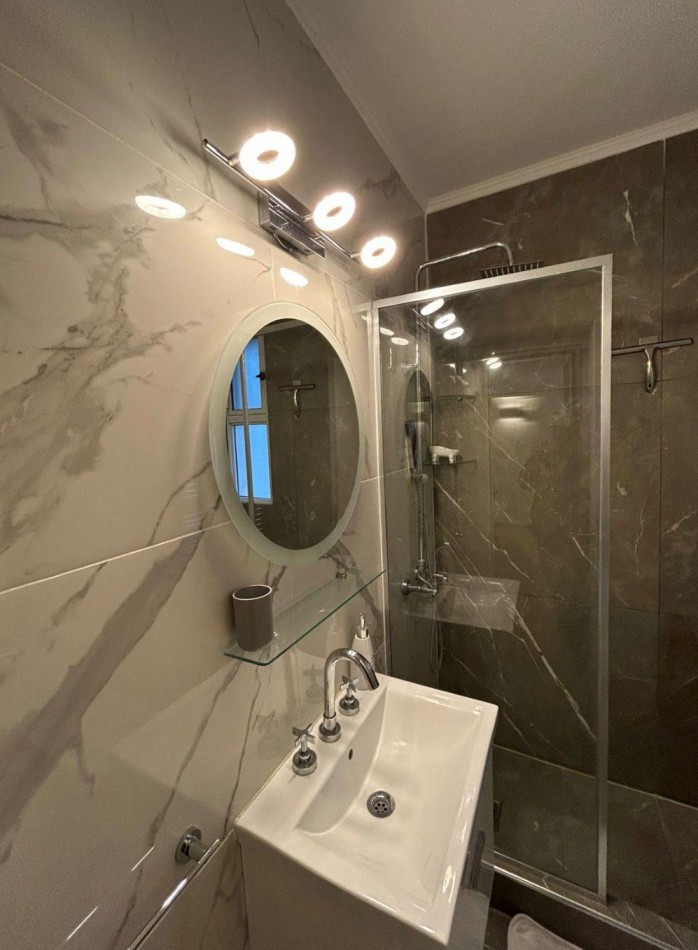 Venta - Depto. 2 ambientes con cochera en zona Centro