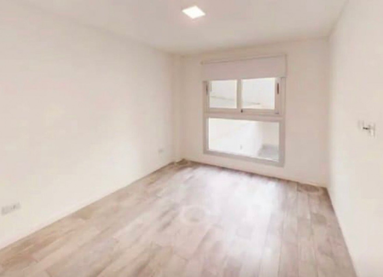 Alquiler 12 meses - Depto. 2 ambientes con cochera en el Centro