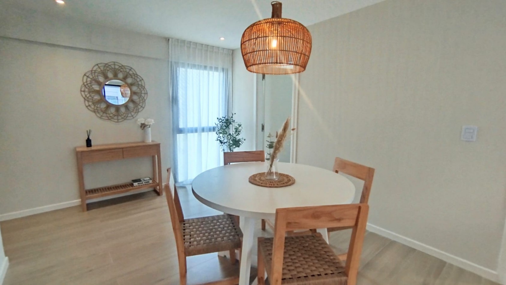 Venta- Departamento 2 ambientes con balcon y cochera.