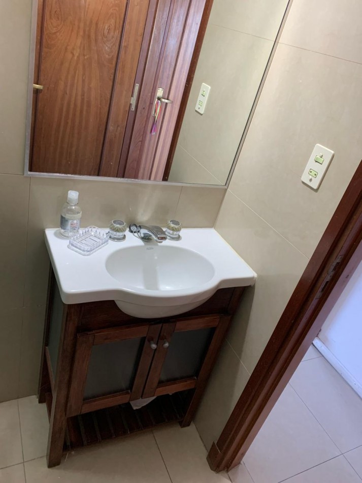 Alquiler 12 meses - Depto. 3 amb. con dependencia, cochera y vista al mar