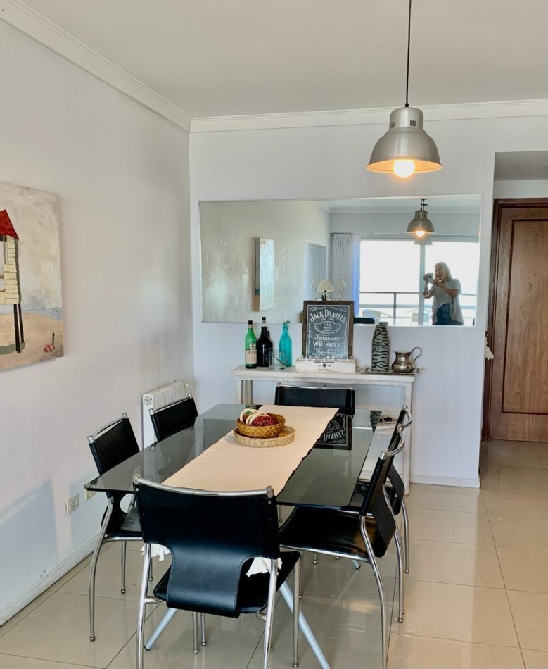 Alquiler 12 meses - Depto. 3 amb. con dependencia, cochera y vista al mar