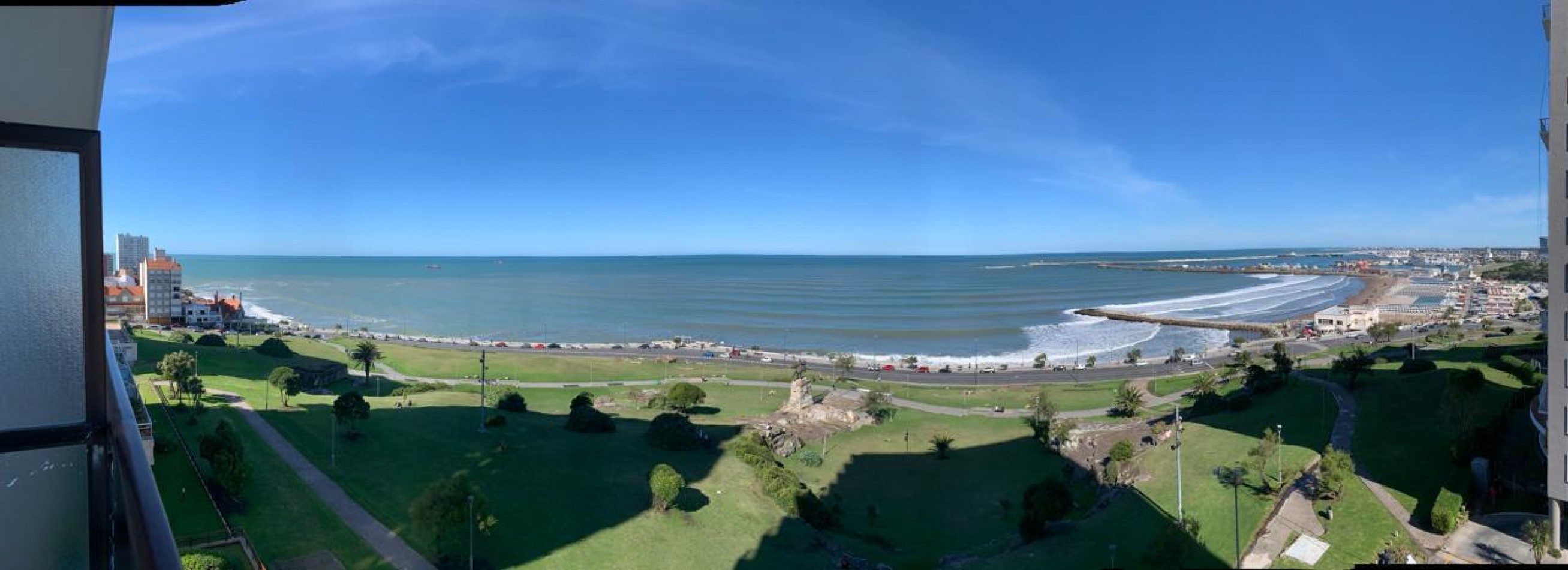 Alquiler 12 meses - Depto. 3 amb. con dependencia, cochera y vista al mar