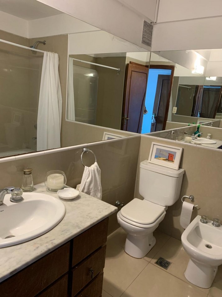 Alquiler 12 meses - Depto. 3 amb. con dependencia, cochera y vista al mar