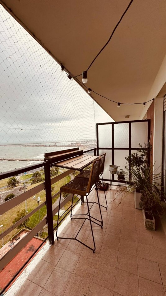 Alquiler 12 meses - Depto. 3 amb. con dependencia, cochera y vista al mar