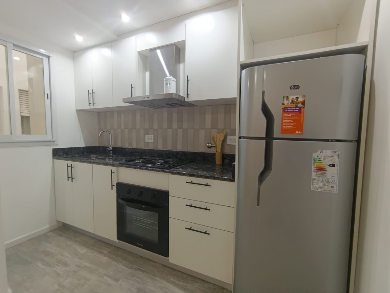 Venta - Semipiso de tres ambientes amueblado.