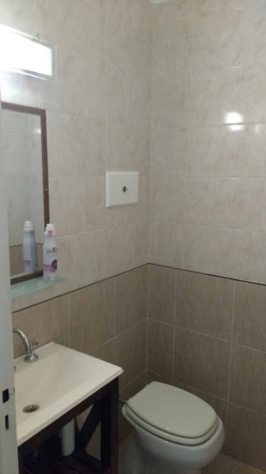 Venta - Penthouse de 4 ambientes con terraza y parrilla.