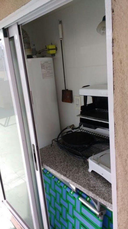 Venta - Penthouse de 4 ambientes con terraza y parrilla.