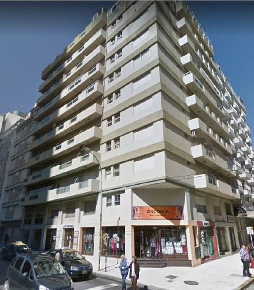 Venta - Penthouse de 4 ambientes con terraza y parrilla.