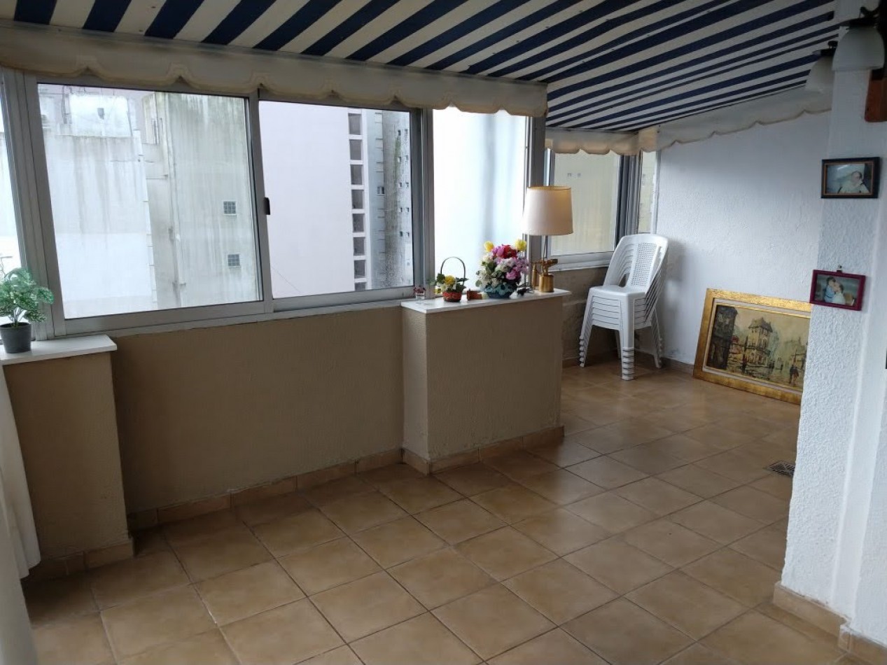 Venta - Penthouse de 4 ambientes con terraza y parrilla.