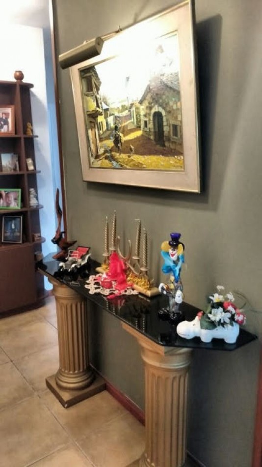 Venta - Penthouse de 4 ambientes con terraza y parrilla.