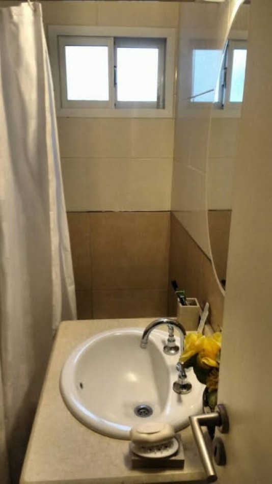 Venta - Penthouse de 4 ambientes con terraza y parrilla.