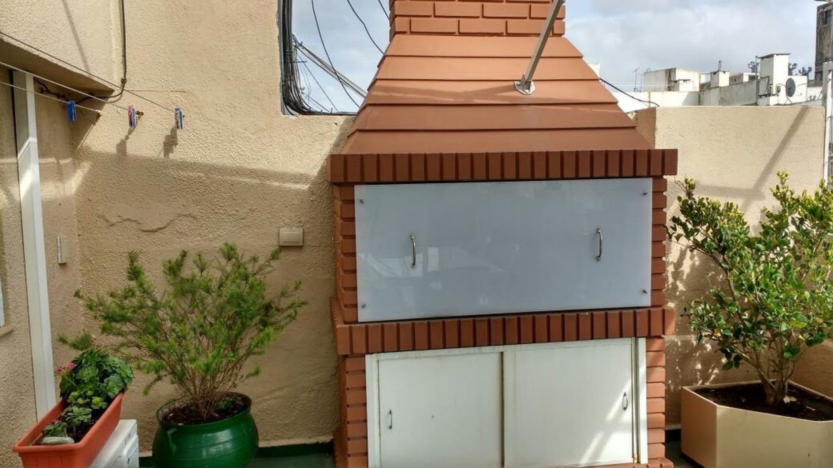 Venta - Penthouse de 4 ambientes con terraza y parrilla.