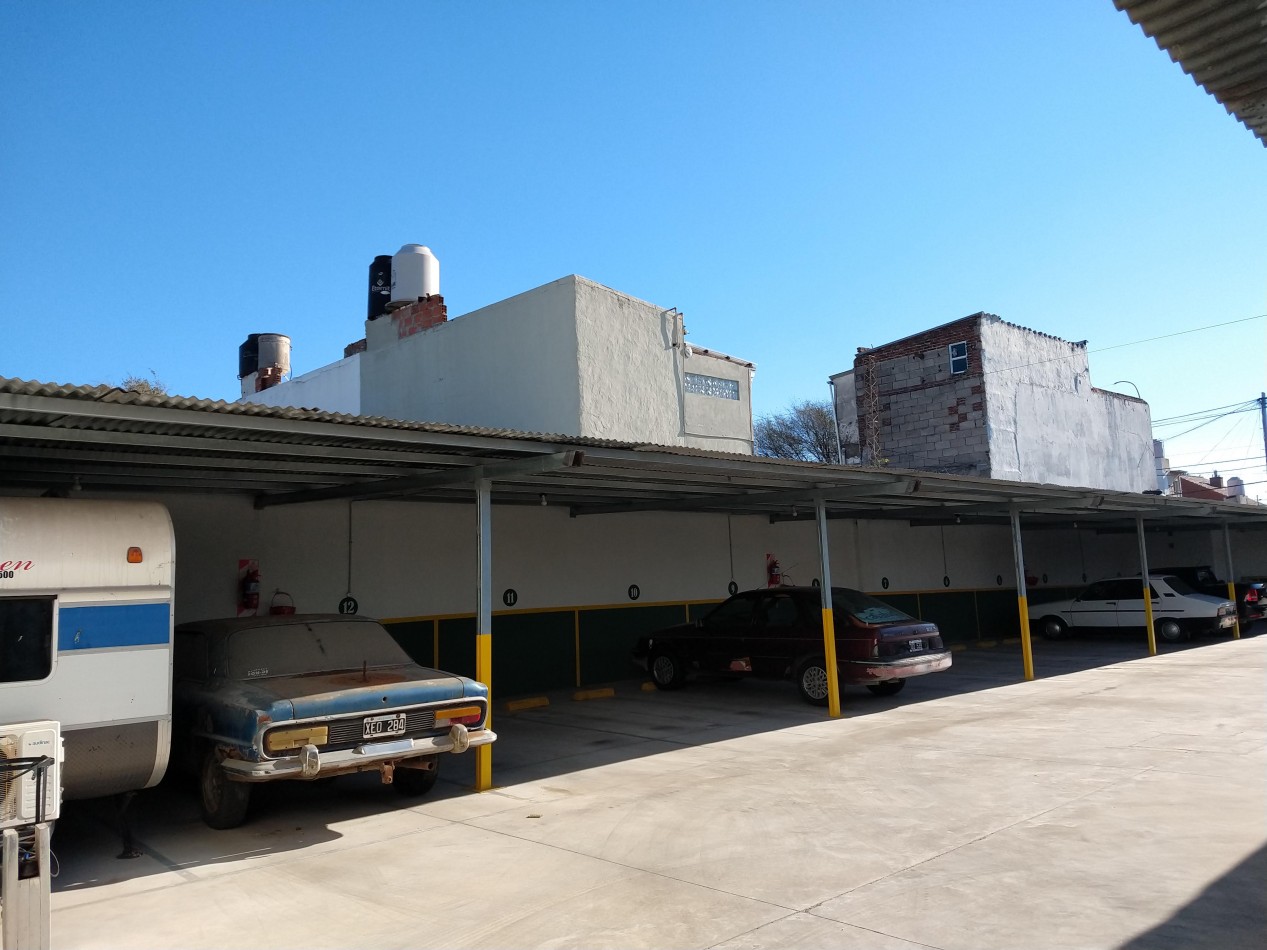 Venta - Cochera con amplia capacidad.