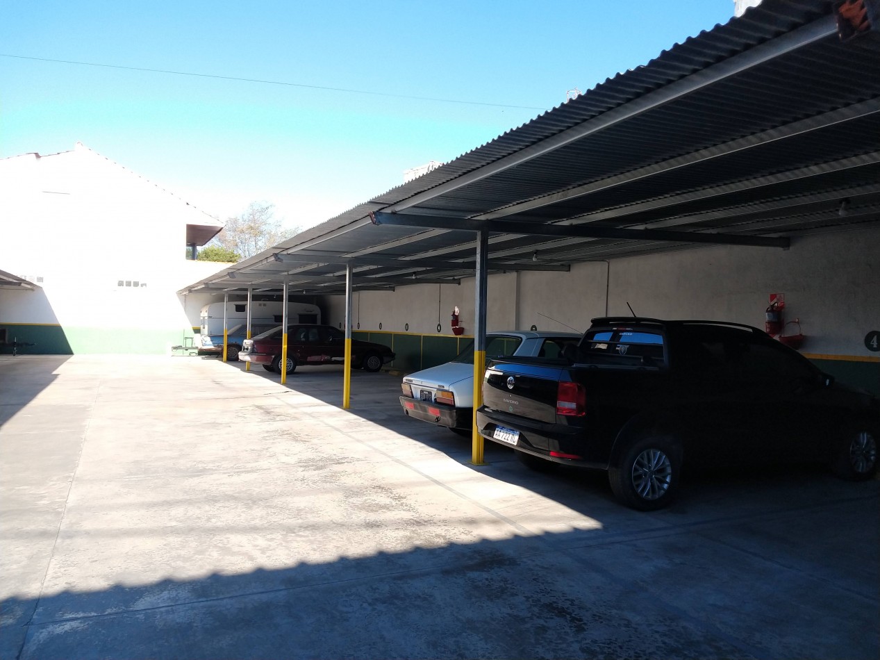 Venta - Cochera con amplia capacidad.