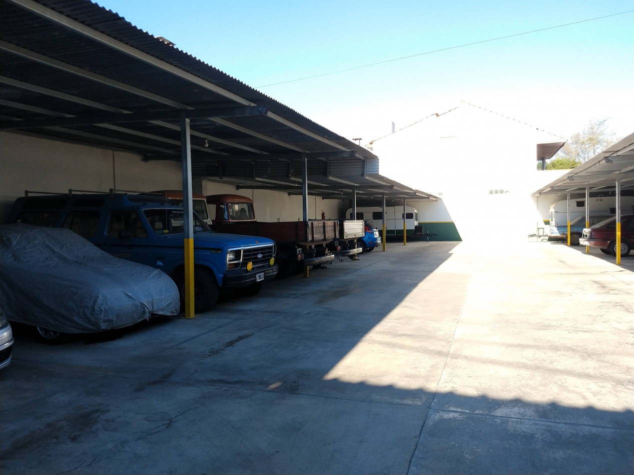 Venta - Cochera con amplia capacidad.