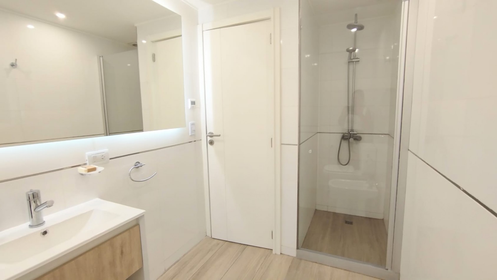 Venta - Departamento de 2 ambientes con patio y balcon a estrenar.