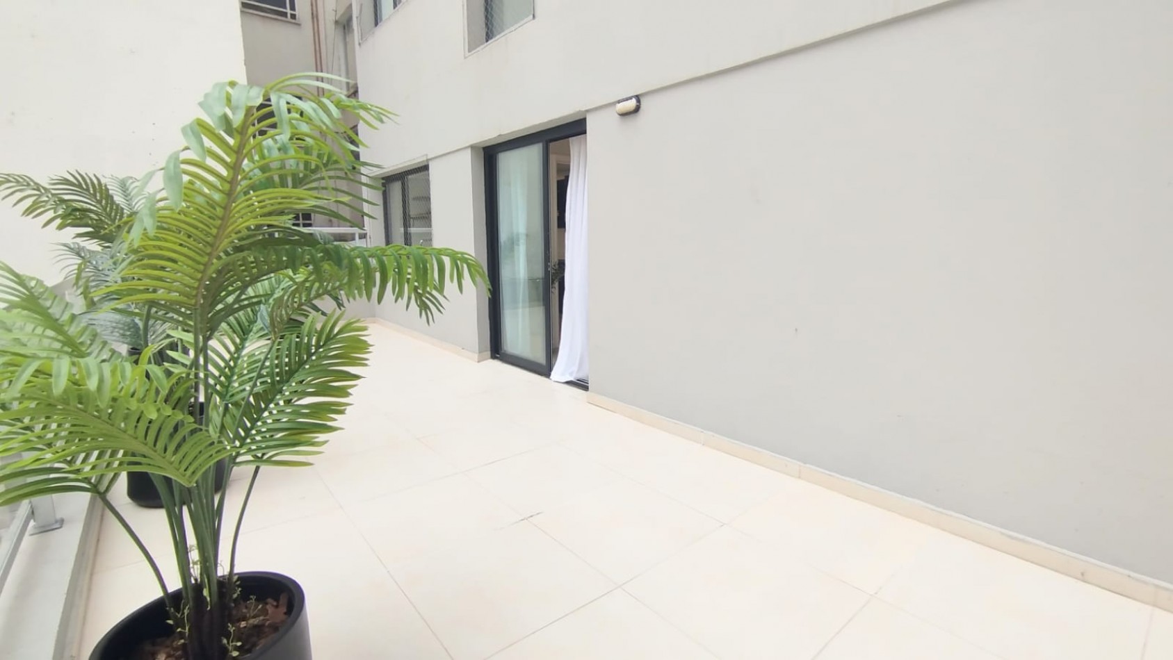 Venta - Departamento de 2 ambientes con patio y balcon a estrenar.