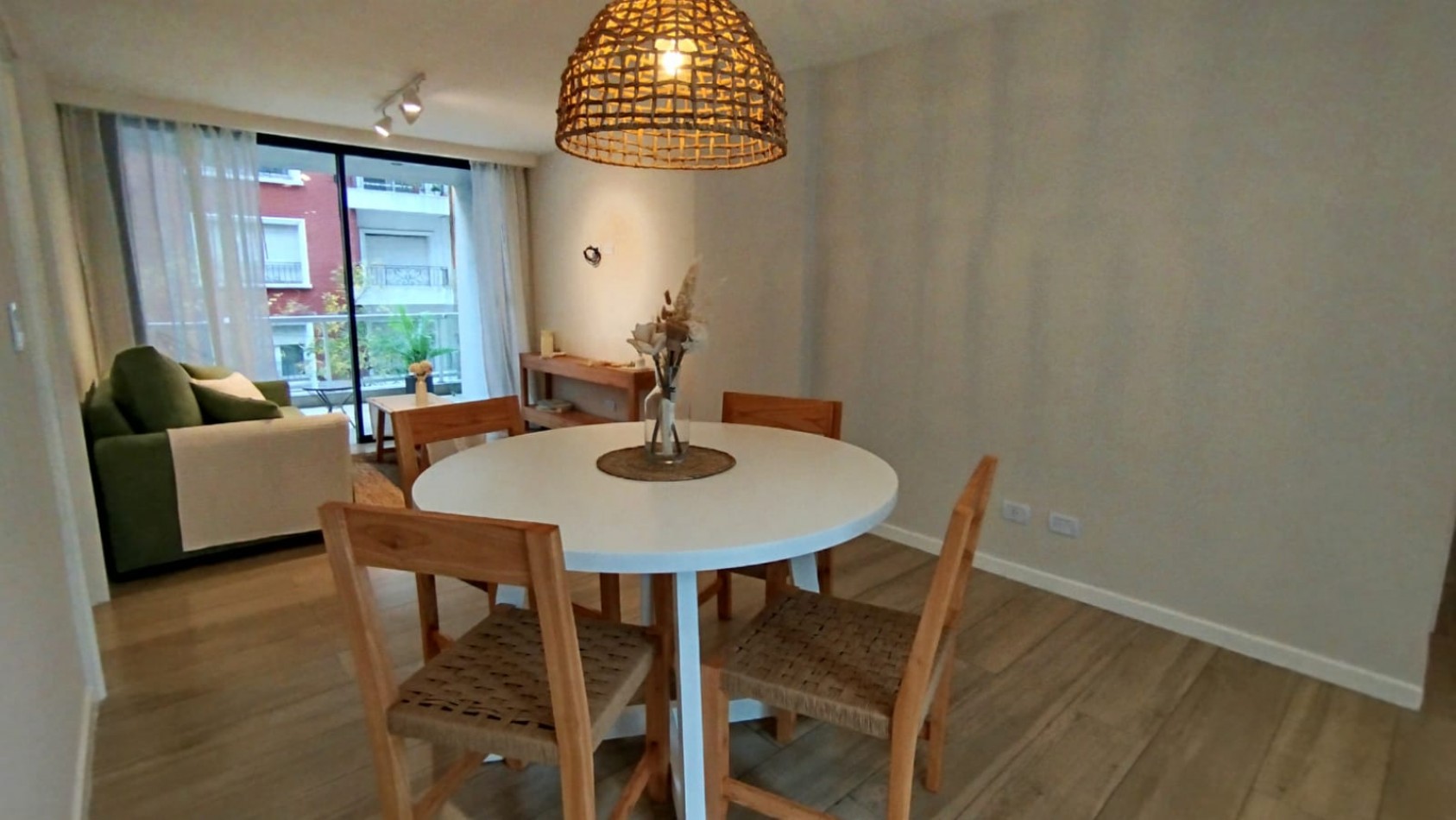 Venta - Departamento de 2 ambientes con patio y balcon a estrenar.