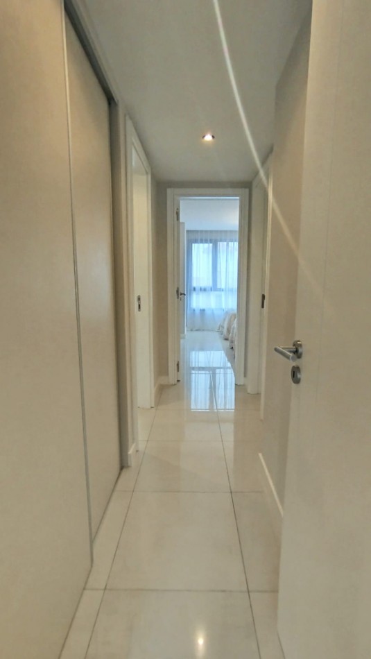 Venta - Semipiso amoblado de 3 ambientes con balcon y baulera.